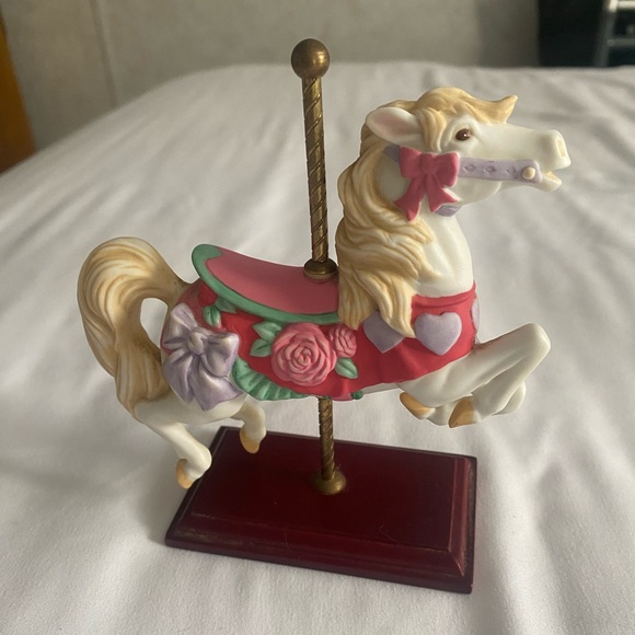 Avon | Holiday | Ceramic Carousel Horse On Wooden Base Avon 996 | Poshmark